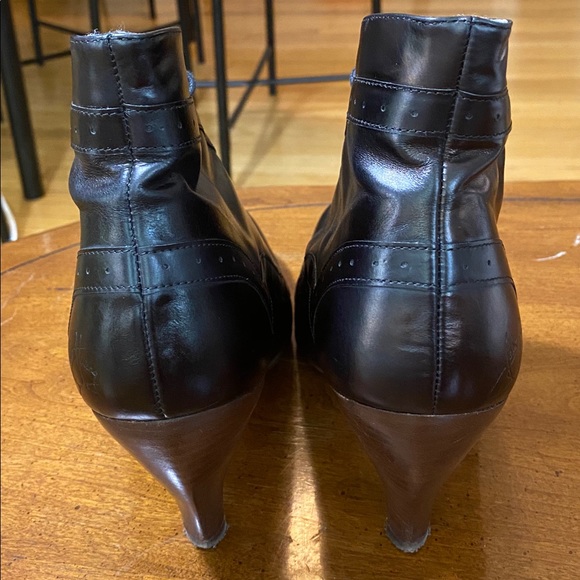 Fluevog Teapot Lady Grey boots - Picture 5 of 8